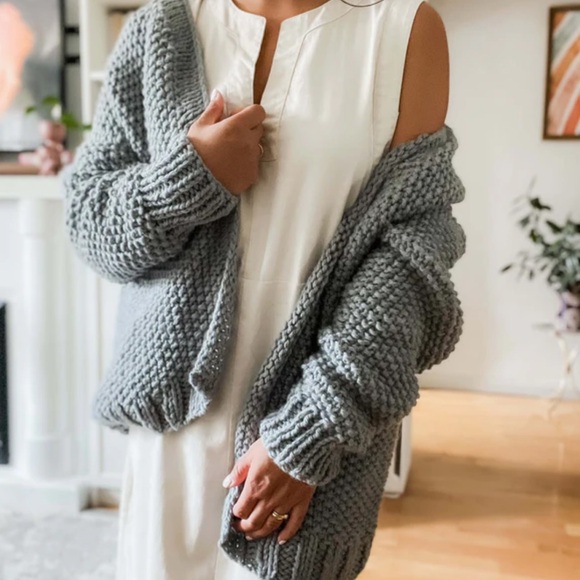 ARITZIA Talulah Gray Cable Knit Cardigan Sweater